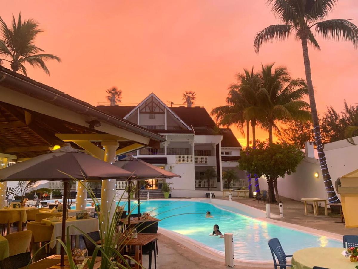Le Nautile Beachfront サンジルレバン エクステリア 写真