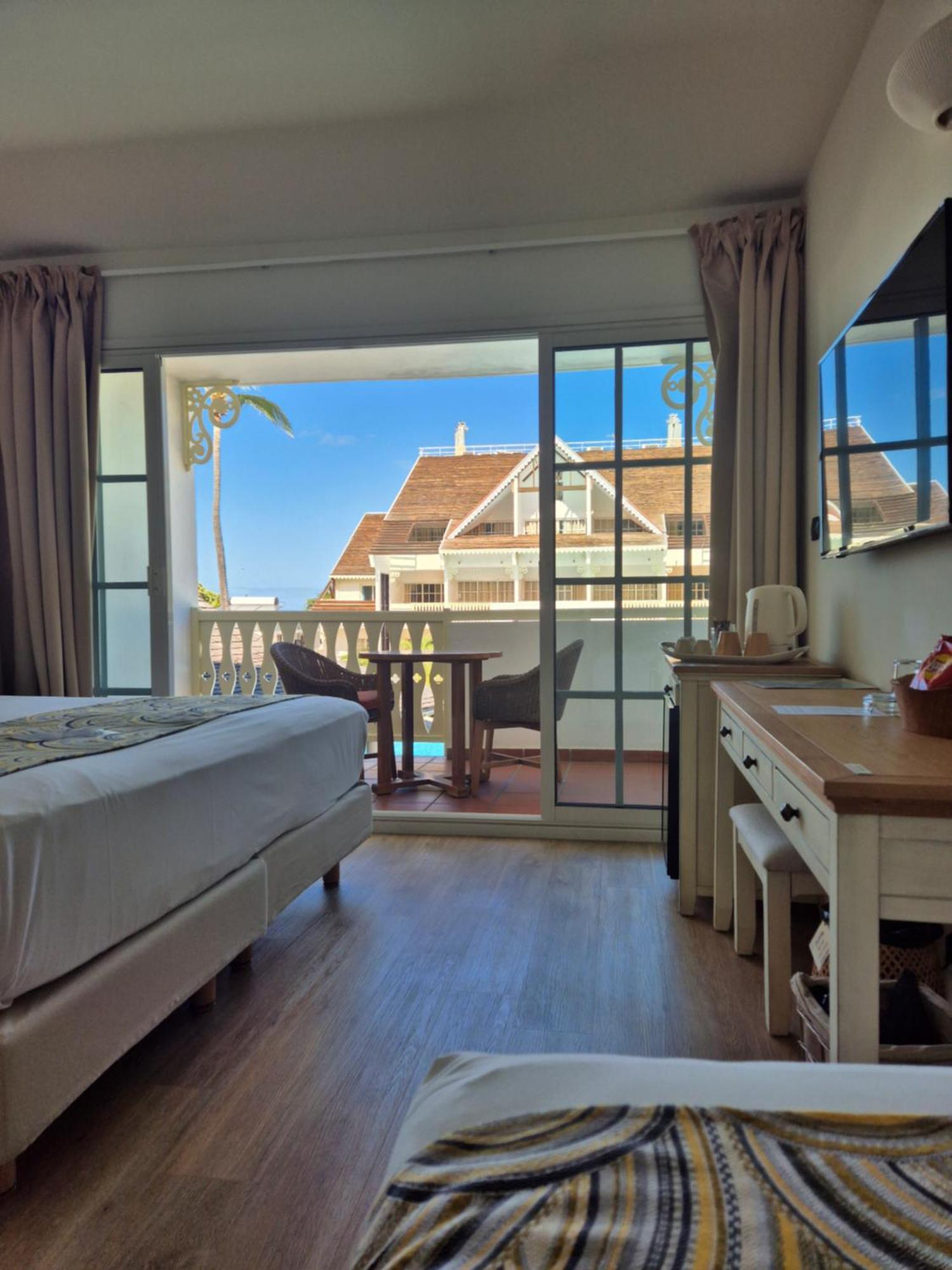 Le Nautile Beachfront サンジルレバン エクステリア 写真