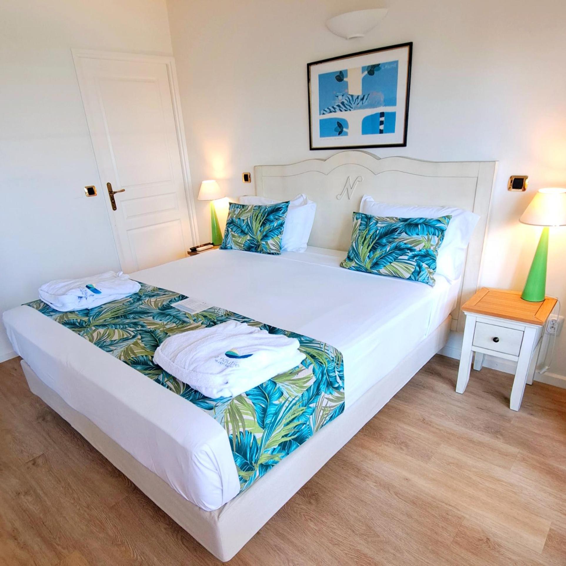Le Nautile Beachfront サンジルレバン エクステリア 写真